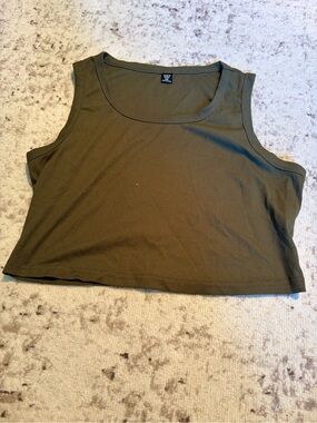 SHEIN Olive Ribbed Cropped Tank Top